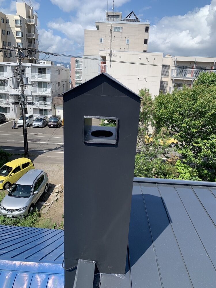板金で巻き直したブロック煙突